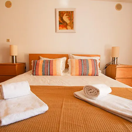 Ocean V In With Sea View And Pool, Sleeps 4 דירה